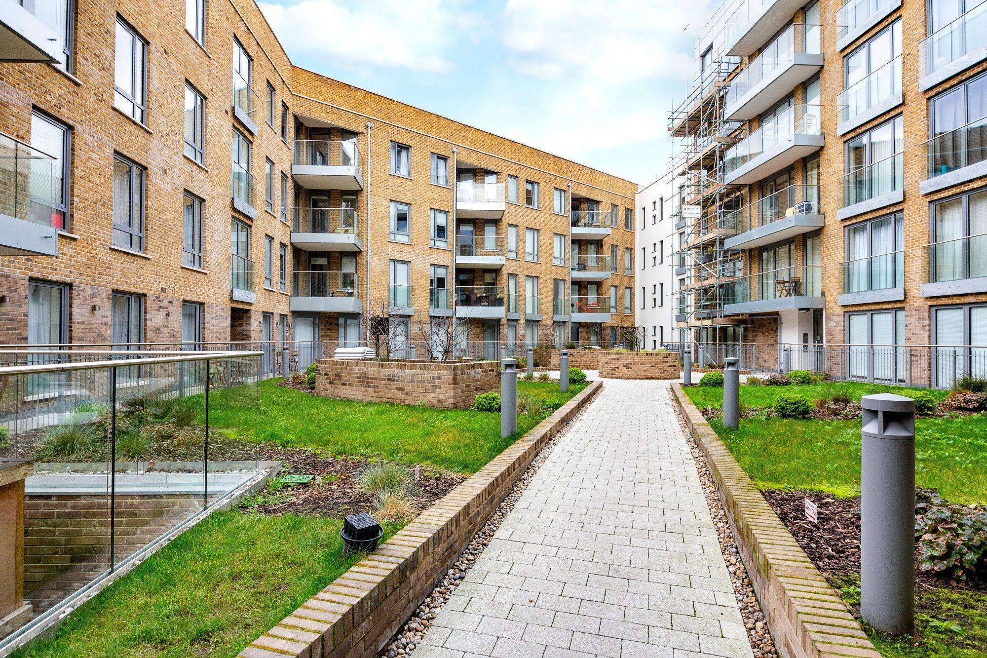 Two Bedroom Serviced Apartment With Balcony In Weymouth Building, Deacon Street Londýn Exteriér fotografie